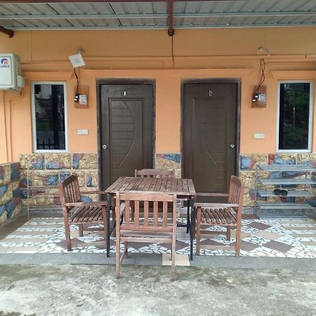 Homestay Pekan Ranau Esterno foto